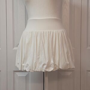 Retro Y2K Casual Athletic White Micro Mini Bubble Skirt / Skort; OGL, Size XS